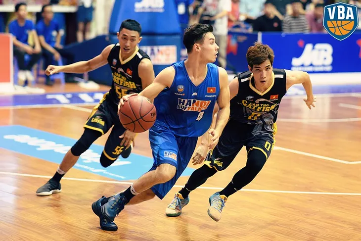 VBA 2018: Cantho Catfish tiếp tục mạch thắng, Hanoi Buffaloes thất thủ trên sân nhà - Ảnh 1. VBA 2018: Cantho Catfish tiếp tục mạch thắng, Hanoi Buffaloes thất thủ trên sân nhà - Ảnh 1.