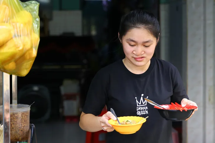 Thí sinh Hoa hậu Việt Nam gây xúc động bởi sự chân chất - Ảnh 4. Thí sinh Hoa hậu Việt Nam gây xúc động bởi sự chân chất - Ảnh 4.