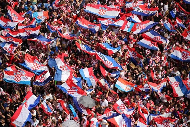 ĐT Croatia được chào đón như những người hùng tại quê nhà - Ảnh 7. ĐT Croatia được chào đón như những người hùng tại quê nhà - Ảnh 7.