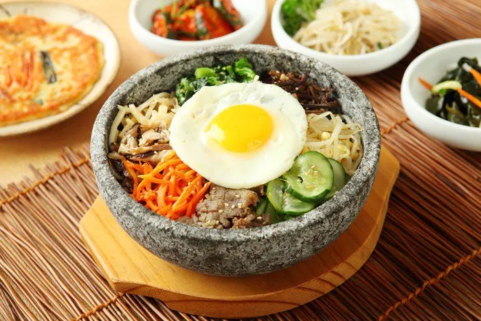 15 món ăn bất cứ du khách nào cũng nên thử khi tới Hàn Quốc - Ảnh 13. 15 món ăn bất cứ du khách nào cũng nên thử khi tới Hàn Quốc - Ảnh 13.