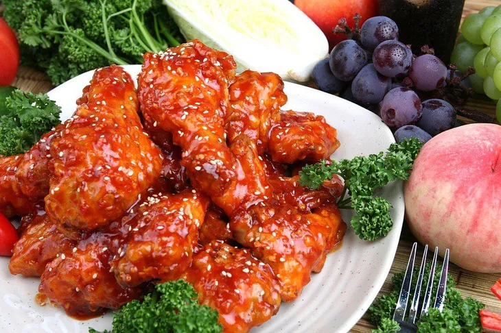 15 món ăn bất cứ du khách nào cũng nên thử khi tới Hàn Quốc - Ảnh 4. 15 món ăn bất cứ du khách nào cũng nên thử khi tới Hàn Quốc - Ảnh 4.