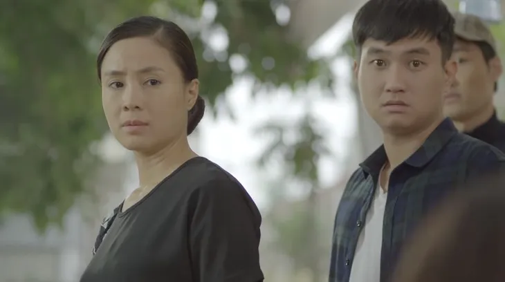 Cả một đời ân oán - Tập 61: Ở Vũ Gia hớn hở là thế, đến nhà Dung, Tú hững hờ ra mặt - Ảnh 4. Cả một đời ân oán - Tập 61: Ở Vũ Gia hớn hở là thế, đến nhà Dung, Tú hững hờ ra mặt - Ảnh 4.