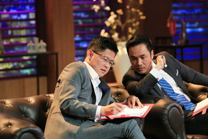 Đây là cặp soái ca khiến các shark nhảy vào tranh giành ở Shark Tank Việt Nam - Ảnh 3. Đây là cặp soái ca khiến các shark nhảy vào tranh giành ở Shark Tank Việt Nam - Ảnh 3.
