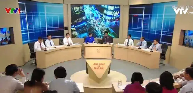 Lãnh đạo TP.HCM xin lỗi về những vất vả công nhân thoát nước phải đối mặt - Ảnh 1. Lãnh đạo TP.HCM xin lỗi về những vất vả công nhân thoát nước phải đối mặt - Ảnh 1.