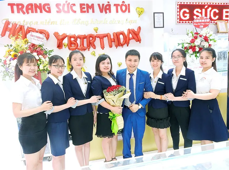 Mừng sinh nhật 5 tuổi: Công ty TNHH Trang sức Em và Tôi tri ân khách hàng - Ảnh 3. Mừng sinh nhật 5 tuổi: Công ty TNHH Trang sức Em và Tôi tri ân khách hàng - Ảnh 3.