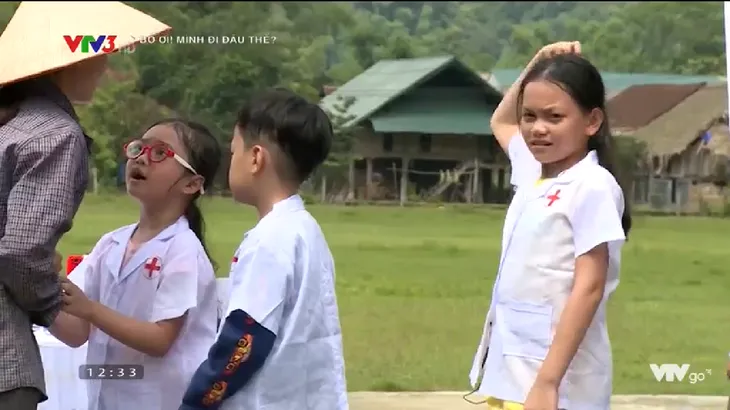 Bố ơi! Mình đi đâu thế?: Nguyễn Hải Phong hốt hoảng vì... mò phải ếch - Ảnh 6. Bố ơi! Mình đi đâu thế?: Nguyễn Hải Phong hốt hoảng vì... mò phải ếch - Ảnh 6.
