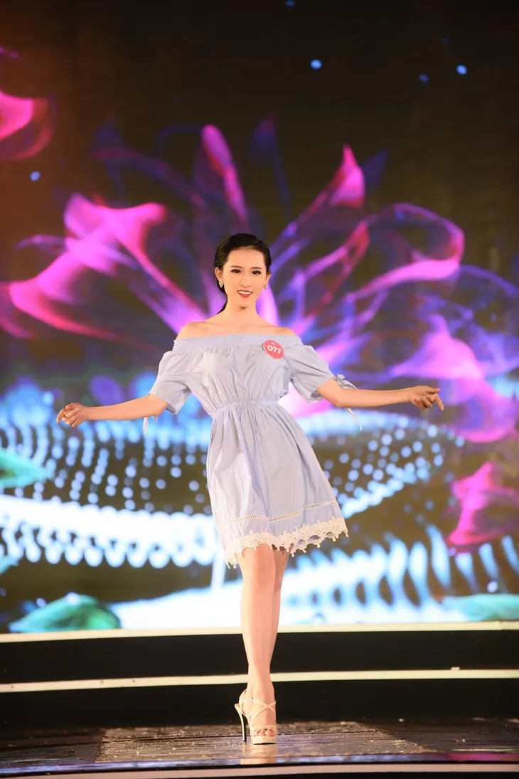 Chung khảo phía Bắc Hoa hậu Việt Nam 2018: Dàn người đẹp rạng ngời dưới trời mưa đêm tổng duyệt - Ảnh 4. Chung khảo phía Bắc Hoa hậu Việt Nam 2018: Dàn người đẹp rạng ngời dưới trời mưa đêm tổng duyệt - Ảnh 4.