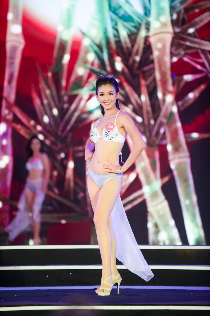 Bỏng mắt với phần trình diễn bikini tại Chung khảo phía Bắc Hoa hậu Việt Nam 2018 - Ảnh 9. Bỏng mắt với phần trình diễn bikini tại Chung khảo phía Bắc Hoa hậu Việt Nam 2018 - Ảnh 9.