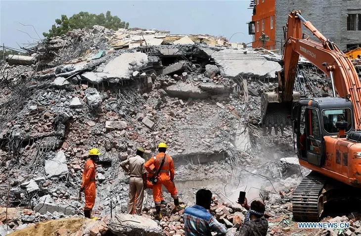 Sập tòa nhà tại Ấn Độ làm 9 người thiệt mạng - Ảnh 6. Sập tòa nhà tại Ấn Độ làm 9 người thiệt mạng - Ảnh 6.
