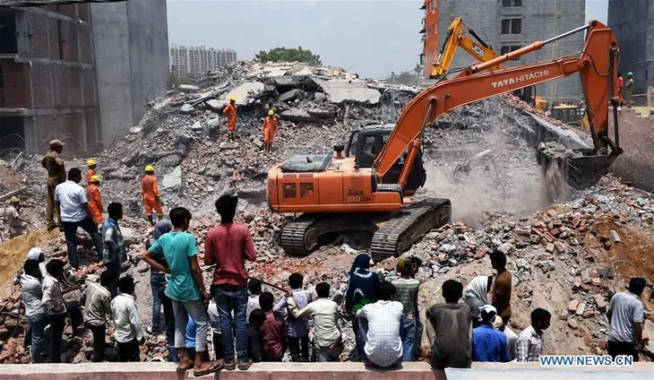 Sập tòa nhà tại Ấn Độ làm 9 người thiệt mạng - Ảnh 7. Sập tòa nhà tại Ấn Độ làm 9 người thiệt mạng - Ảnh 7.