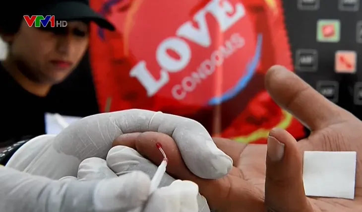 Số ca nhiễm HIV/AIDS mới vẫn không giảm - Ảnh 1. Số ca nhiễm HIV/AIDS mới vẫn không giảm - Ảnh 1.