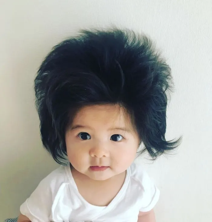 Bé gái 6 tháng tuổi gây sốt vì mái tóc dựng ngược có một không hai - Ảnh 2. Bé gái 6 tháng tuổi gây sốt vì mái tóc dựng ngược có một không hai - Ảnh 2.