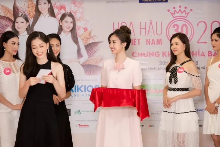 Lọt vào Chung kết Hoa hậu Việt Nam 2018, vì sao BTV của VTV bất ngờ không tham gia dự án nhân ái? - Ảnh 3. Lọt vào Chung kết Hoa hậu Việt Nam 2018, vì sao BTV của VTV bất ngờ không tham gia dự án nhân ái? - Ảnh 3.