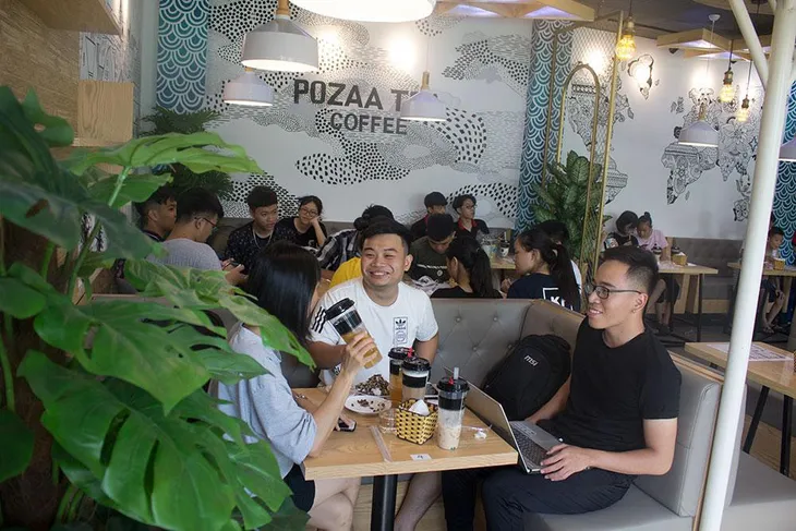 Nóng hơn mùa hè: Quán trà sữa thổi bay 3000 cốc trong ngày đầu khai trương - Ảnh 4. Nóng hơn mùa hè: Quán trà sữa thổi bay 3000 cốc trong ngày đầu khai trương - Ảnh 4.