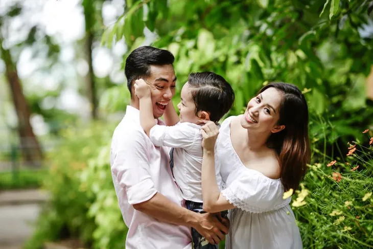 Vợ chồng Khánh Thi - Phan Hiển khoe ảnh hạnh phúc bên hai con - Ảnh 13. Vợ chồng Khánh Thi - Phan Hiển khoe ảnh hạnh phúc bên hai con - Ảnh 13.