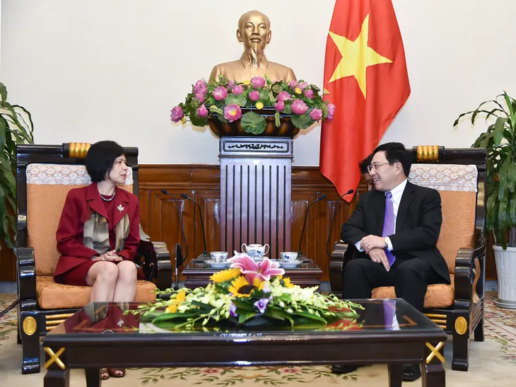 Phó Thủ tướng Phạm Bình Minh tiếp Đại sứ Canada Ping Kitnikone chào từ biệt - Ảnh 2. Phó Thủ tướng Phạm Bình Minh tiếp Đại sứ Canada Ping Kitnikone chào từ biệt - Ảnh 2.