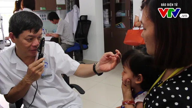 Khám và phẫu thuật mắt miễn phí cho gần 100 trẻ em ở Tuyên Quang - Ảnh 1. Khám và phẫu thuật mắt miễn phí cho gần 100 trẻ em ở Tuyên Quang - Ảnh 1.