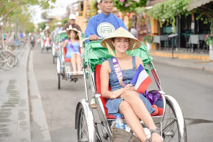 Phan Thị Mơ đọ sắc cùng người đẹp Thái Lan tại Hoa hậu Đại sứ Du lịch thế giới 2018 - Ảnh 4. Phan Thị Mơ đọ sắc cùng người đẹp Thái Lan tại Hoa hậu Đại sứ Du lịch thế giới 2018 - Ảnh 4.