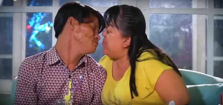 Cặp vợ chồng khuyết tật truyền cảm hứng tình yêu đến Đỗ Mỹ Linh - Ảnh 2. Cặp vợ chồng khuyết tật truyền cảm hứng tình yêu đến Đỗ Mỹ Linh - Ảnh 2.