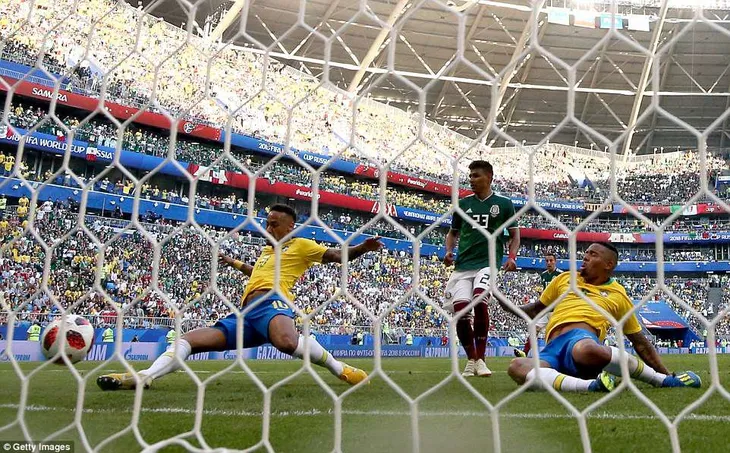 Chấm điểm ĐT Brazil 2-0 ĐT Mexico: Neymar đã “ăn đứt” Messi, Ronaldo - Ảnh 6. Chấm điểm ĐT Brazil 2-0 ĐT Mexico: Neymar đã “ăn đứt” Messi, Ronaldo - Ảnh 6.