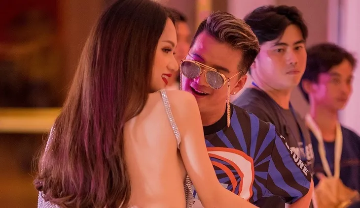 Mr Đàm sánh đôi với Hoa hậu chuyển giới quốc tế Hương Giang trong MV mới - Ảnh 5. Mr Đàm sánh đôi với Hoa hậu chuyển giới quốc tế Hương Giang trong MV mới - Ảnh 5.