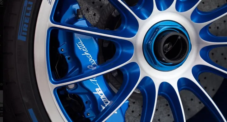 Pagani Zonda HP Barchetta - Siêu xe đắt đỏ nhất thế giới - Ảnh 3. Pagani Zonda HP Barchetta - Siêu xe đắt đỏ nhất thế giới - Ảnh 3.