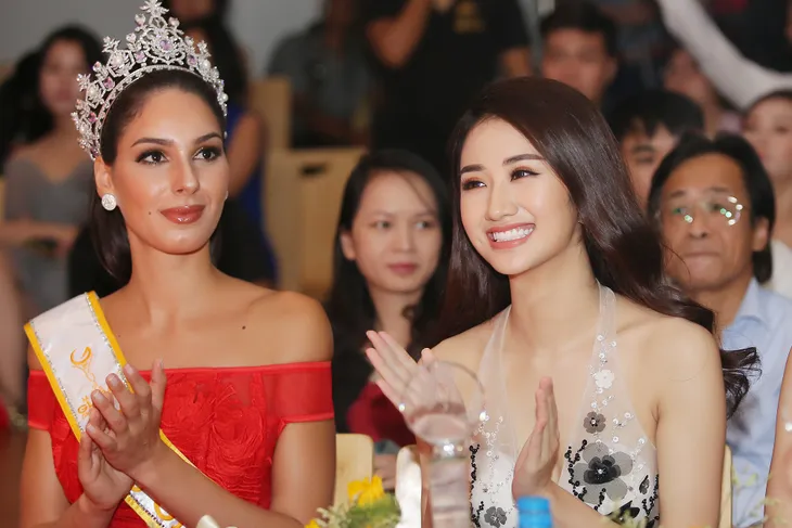 Hoa hậu bản sắc Việt Thu Ngân đẹp hút hồn tại Lễ ra mắt dự án Ngôi sao danh vọng - Ảnh 3. Hoa hậu bản sắc Việt Thu Ngân đẹp hút hồn tại Lễ ra mắt dự án Ngôi sao danh vọng - Ảnh 3.