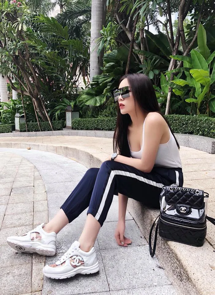Sao Việt mặc gì trong thời tiết nắng nóng - Ảnh 8. Sao Việt mặc gì trong thời tiết nắng nóng - Ảnh 8.