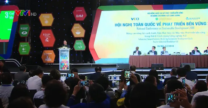 Chính phủ sẽ tiếp tục cải thiện môi trường đầu tư, kinh doanh - Ảnh 1. Chính phủ sẽ tiếp tục cải thiện môi trường đầu tư, kinh doanh - Ảnh 1.