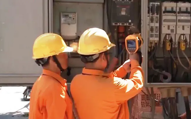 EVN sẽ phúc tra 100% khách hàng có sản lượng điện tăng đột biến từ 1,3 lần - Ảnh 1. EVN sẽ phúc tra 100% khách hàng có sản lượng điện tăng đột biến từ 1,3 lần - Ảnh 1.