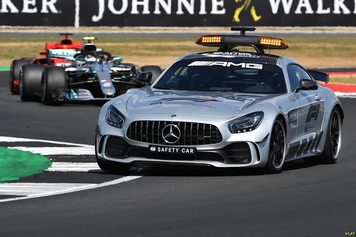 Sebastian Vettel giành chiến thắng kịch tính ở Silverstone, nới rộng khoảng cách trên bảng xếp hạng - Ảnh 1. Sebastian Vettel giành chiến thắng kịch tính ở Silverstone, nới rộng khoảng cách trên bảng xếp hạng - Ảnh 1.