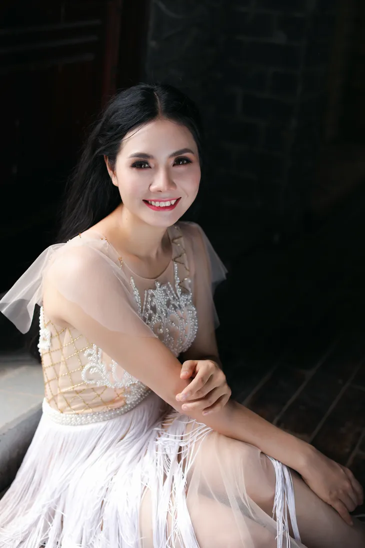 Rũ bỏ vẻ gái quê, sao mai Lương Nguyệt Anh kiêu sa mừng sinh nhật - Ảnh 7. Rũ bỏ vẻ gái quê, sao mai Lương Nguyệt Anh kiêu sa mừng sinh nhật - Ảnh 7.