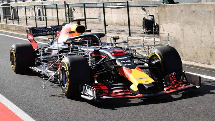 Các đội đua F1 bắt đầu tiến hành chạy thử cánh gió mới cho mùa giải 2019 - Ảnh 3. Các đội đua F1 bắt đầu tiến hành chạy thử cánh gió mới cho mùa giải 2019 - Ảnh 3.