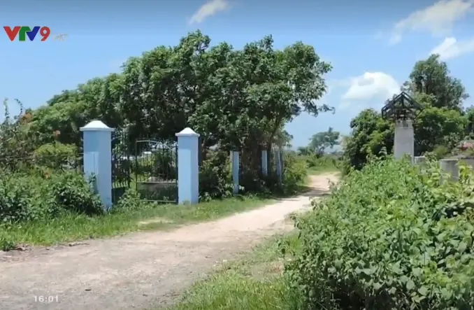 Trộm đột nhập vào nhà, rinh két sắt ra nghĩa địa phá lấy 25 lượng vàng - Ảnh 2.