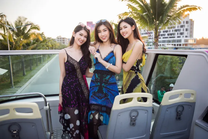 Top 3 Hoa hậu Việt Nam 2016 đẹp thướt tha giữa biển trời Đà Nẵng - Ảnh 6. Top 3 Hoa hậu Việt Nam 2016 đẹp thướt tha giữa biển trời Đà Nẵng - Ảnh 6.