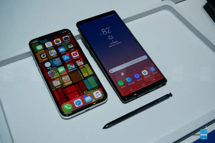 Đọ đáng Galaxy Note 9 và iPhone X: Ai chất hơn ai? - Ảnh 2. Đọ đáng Galaxy Note 9 và iPhone X: Ai chất hơn ai? - Ảnh 2.