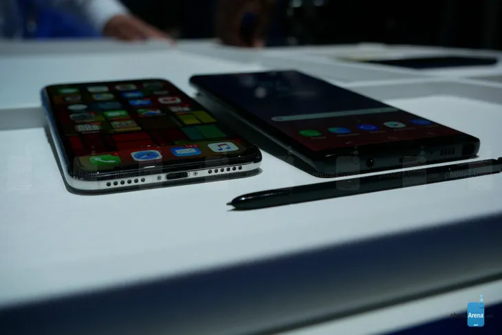 Đọ đáng Galaxy Note 9 và iPhone X: Ai chất hơn ai? - Ảnh 4. Đọ đáng Galaxy Note 9 và iPhone X: Ai chất hơn ai? - Ảnh 4.