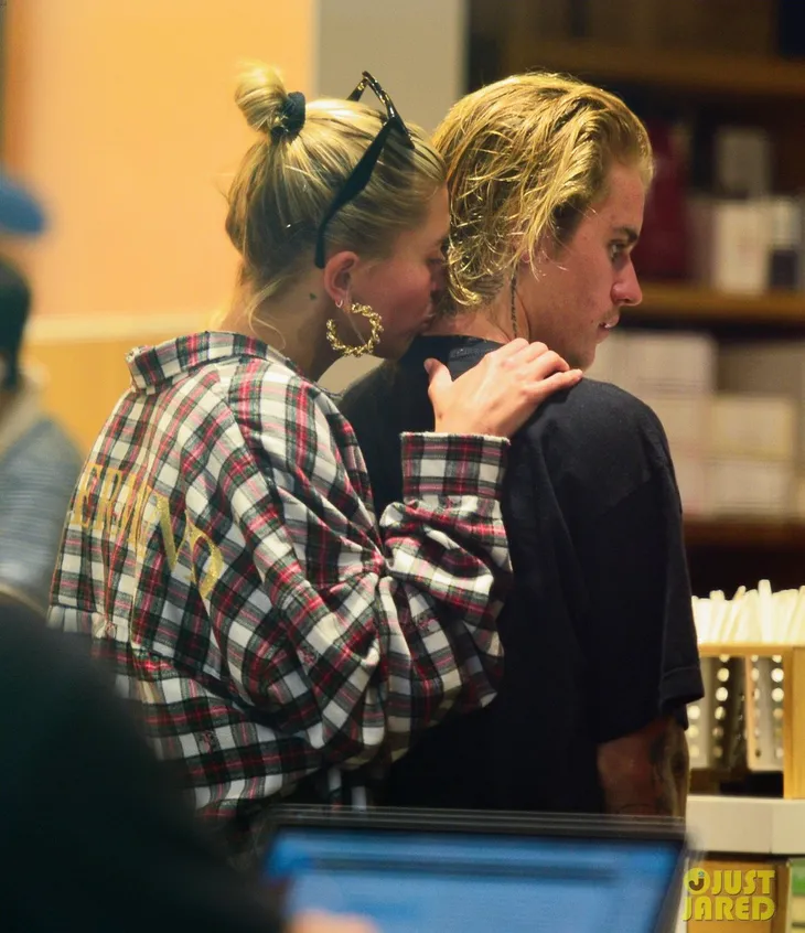 Justin Bieber cuối cùng đã cắt tóc sau hơn nửa năm - Ảnh 5. Justin Bieber cuối cùng đã cắt tóc sau hơn nửa năm - Ảnh 5.