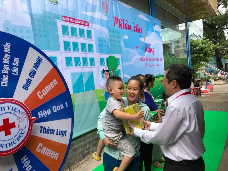Người bệnh rủ nhau đi Phiên chợ 0 đồng - Ảnh 3. Người bệnh rủ nhau đi Phiên chợ 0 đồng - Ảnh 3.