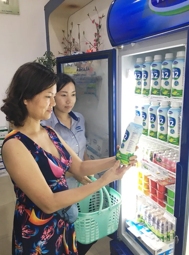 Vinamilk tiên phong giới thiệu sữa tươi 100% A2 đầu tiên tại Việt Nam - Ảnh 1. Vinamilk tiên phong giới thiệu sữa tươi 100% A2 đầu tiên tại Việt Nam - Ảnh 1.