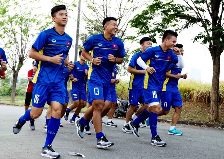 ASIAD 2018: Olympic Việt Nam chọn tập ở sân khu công nghiệp trước trận gặp Pakistan - Ảnh 1. ASIAD 2018: Olympic Việt Nam chọn tập ở sân khu công nghiệp trước trận gặp Pakistan - Ảnh 1.
