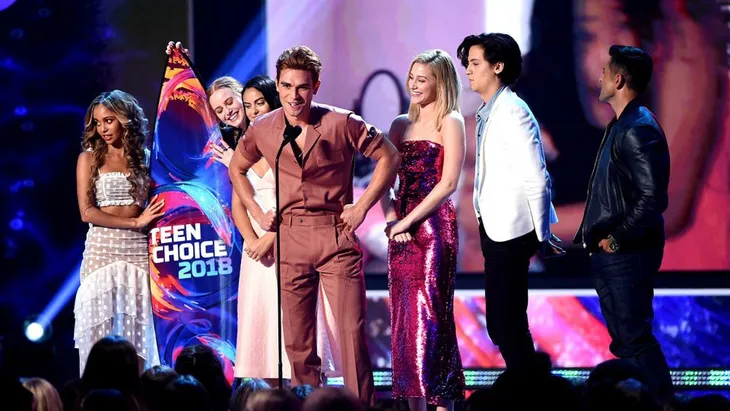 Camila Cabello thắng lớn tại Teen Choice Awards 2018 - Ảnh 1. Camila Cabello thắng lớn tại Teen Choice Awards 2018 - Ảnh 1.
