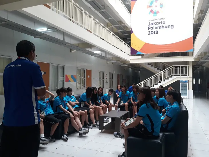 ASIAD 2018: ĐT nữ Việt Nam hứng khởi trong buổi tập đầu tiên tại Indonesia - Ảnh 3. ASIAD 2018: ĐT nữ Việt Nam hứng khởi trong buổi tập đầu tiên tại Indonesia - Ảnh 3.