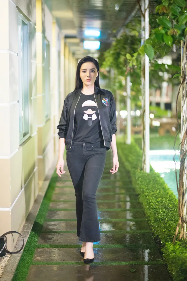 Kỳ Duyên - Hương Giang ngồi ghế HLV Siêu mẫu Việt Nam 2018 - Ảnh 1. Kỳ Duyên - Hương Giang ngồi ghế HLV Siêu mẫu Việt Nam 2018 - Ảnh 1.