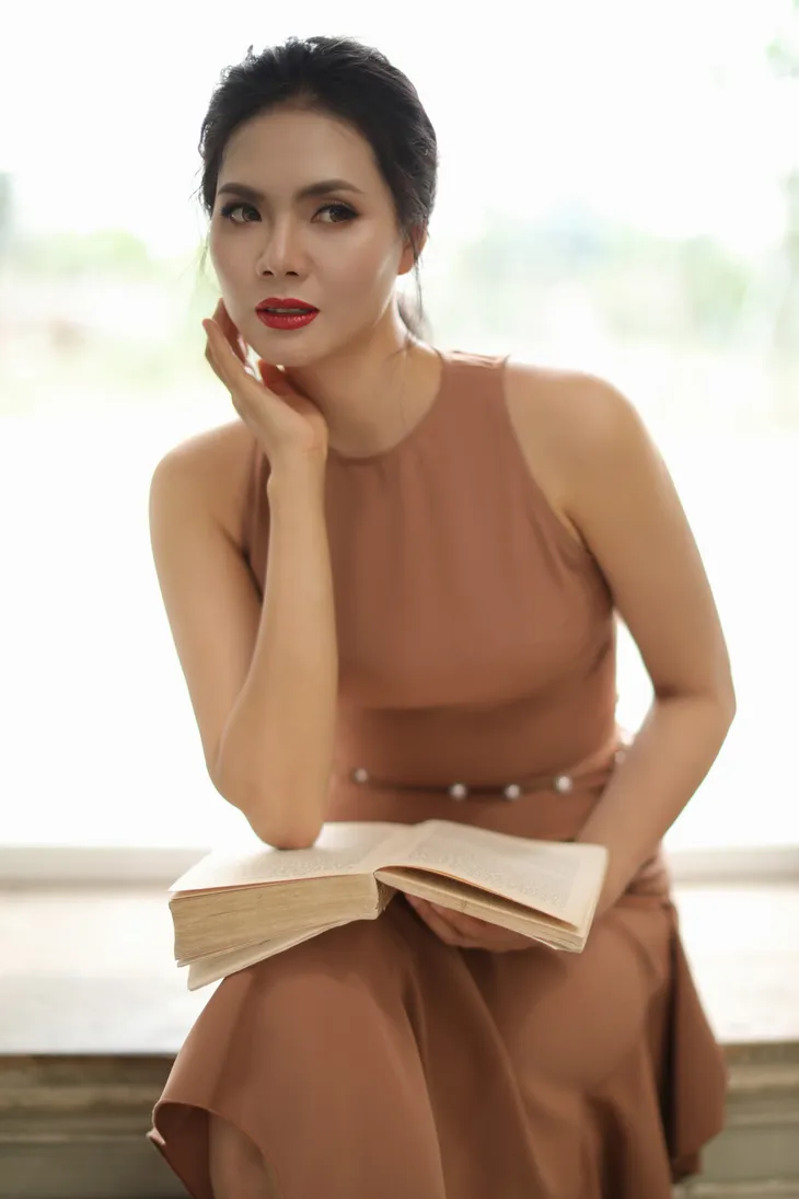 Lương Nguyệt Anh ngọt ngào với tone đơn sắc đón Thu sang - Ảnh 5. Lương Nguyệt Anh ngọt ngào với tone đơn sắc đón Thu sang - Ảnh 5.