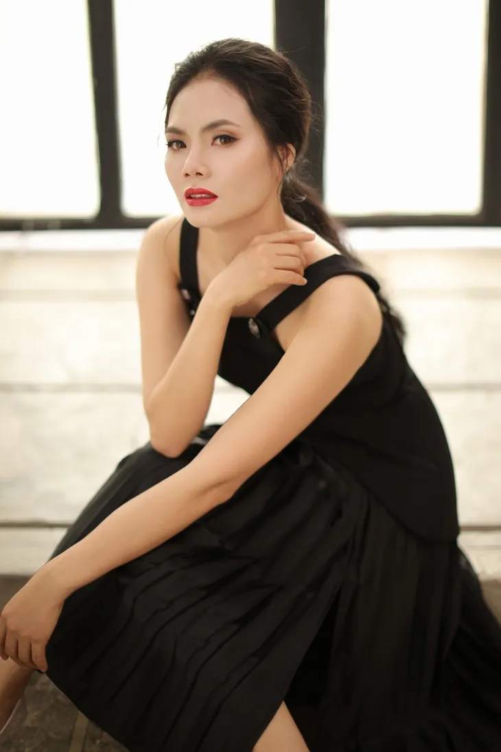 Lương Nguyệt Anh ngọt ngào với tone đơn sắc đón Thu sang - Ảnh 10. Lương Nguyệt Anh ngọt ngào với tone đơn sắc đón Thu sang - Ảnh 10.