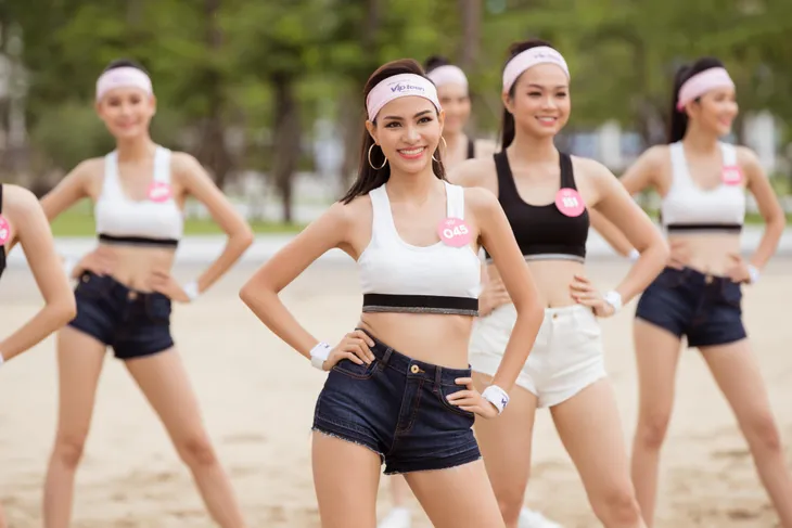 Dàn thí sinh Hoa hậu Việt Nam 2018 tranh giải Người đẹp thể thao - Ảnh 2. Dàn thí sinh Hoa hậu Việt Nam 2018 tranh giải Người đẹp thể thao - Ảnh 2.