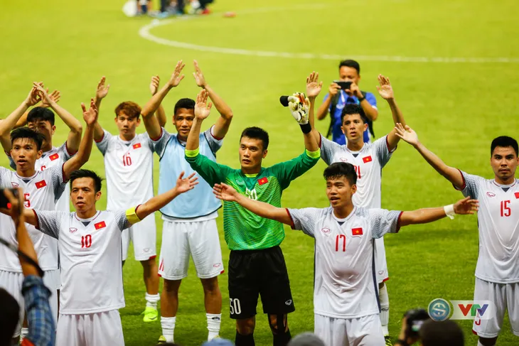 Lịch thi đấu CHÍNH THỨC vòng 1/8 bóng đá nam ASIAD 2018: Olympic Việt Nam gặp Olympic Bahrain - Ảnh 1. Lịch thi đấu CHÍNH THỨC vòng 1/8 bóng đá nam ASIAD 2018: Olympic Việt Nam gặp Olympic Bahrain - Ảnh 1.