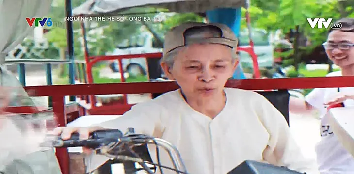 Ông bà tôi: Gặp gỡ cụ bà 85 tuổi “xì tin”, thích chat facetime - Ảnh 2. Ông bà tôi: Gặp gỡ cụ bà 85 tuổi “xì tin”, thích chat facetime - Ảnh 2.