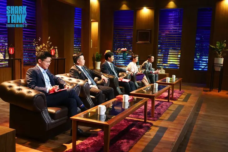 Shark Tank Việt Nam - Tập 5: Cá mập mạo hiểm rót 12 tỷ đồng cho startup nhà ma Nhật Bản - Ảnh 1. Shark Tank Việt Nam - Tập 5: Cá mập mạo hiểm rót 12 tỷ đồng cho startup nhà ma Nhật Bản - Ảnh 1.